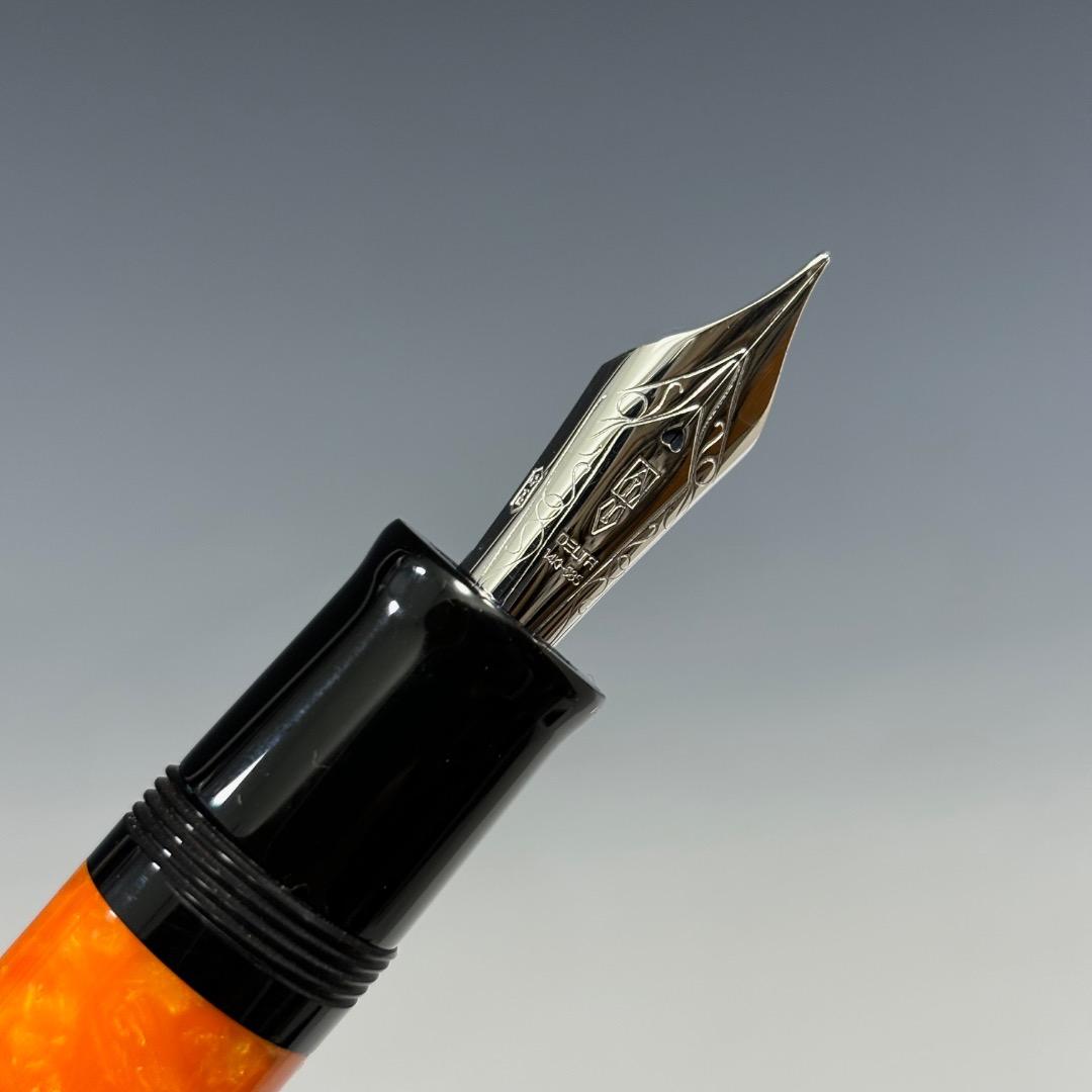 状態良【デルタ本物】万年筆/ドルチェヴィータ/ペン先K14/ブラック×オレンジ