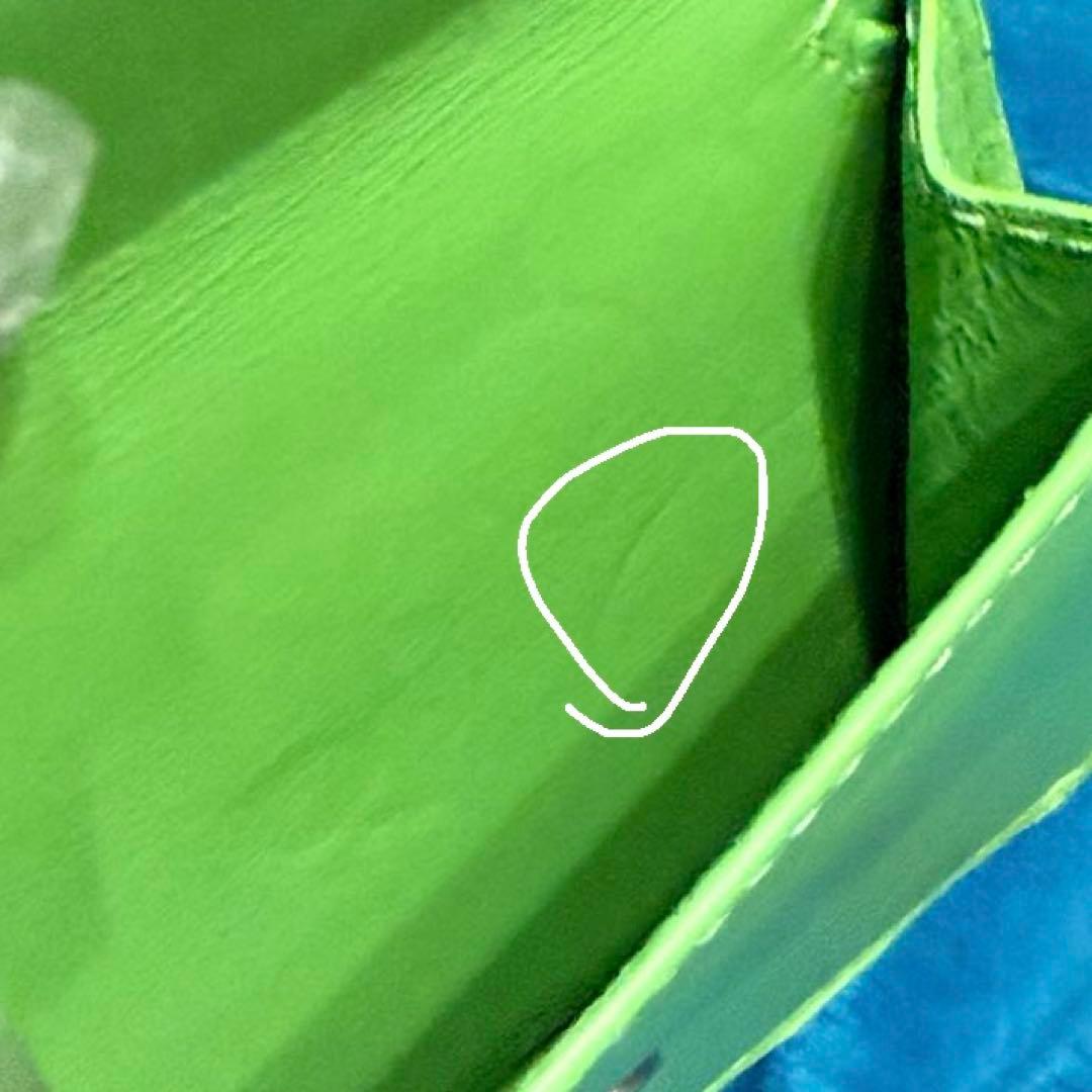 BALENCIAGA 二つ折り財布 グリーン　バレンシアガ　ウォレット