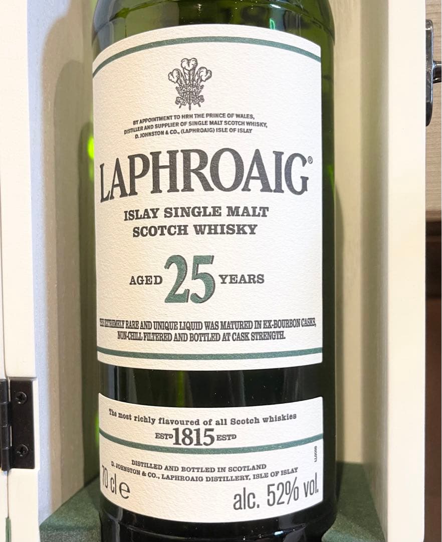 ラフロイグ 25年 カスクストレングス 52° 木箱入新品2018リリース希少品