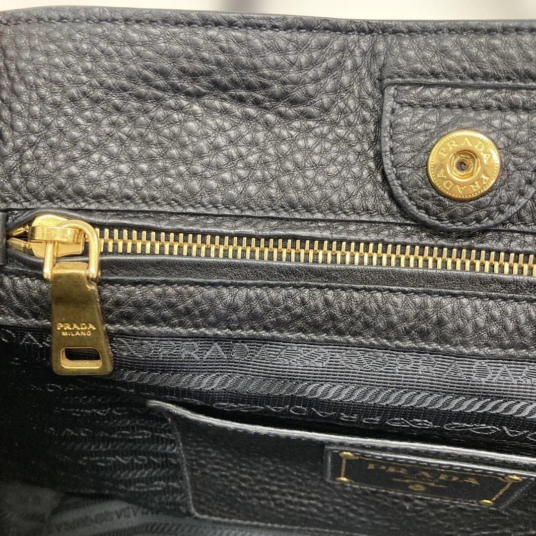 PRADA ブラックレザー ハンドバッグ