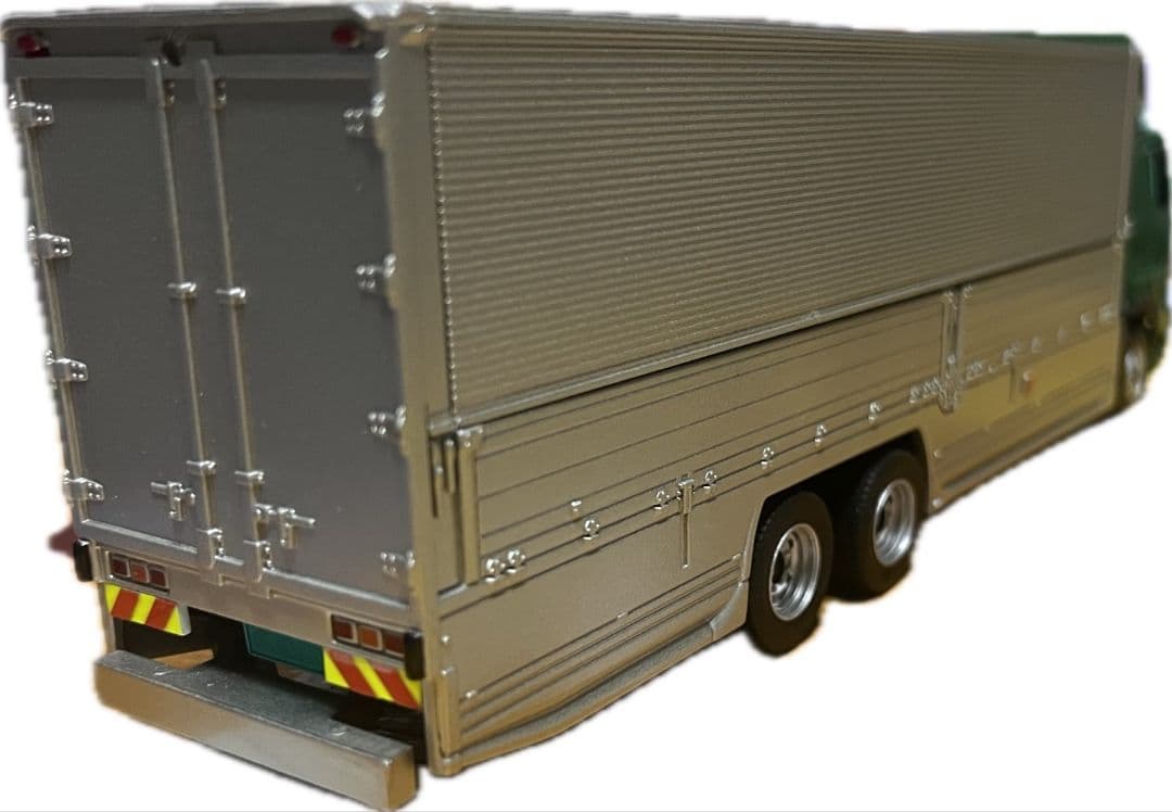 HINO トラックモデル 緑　模型　改造
