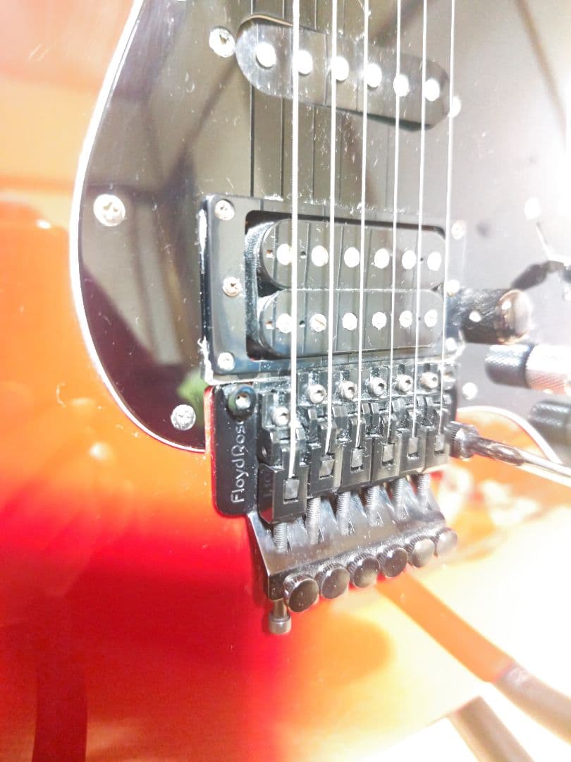 フェンダージャパン ストラトキャスター ブラッドギルズ フロイドローズ搭載