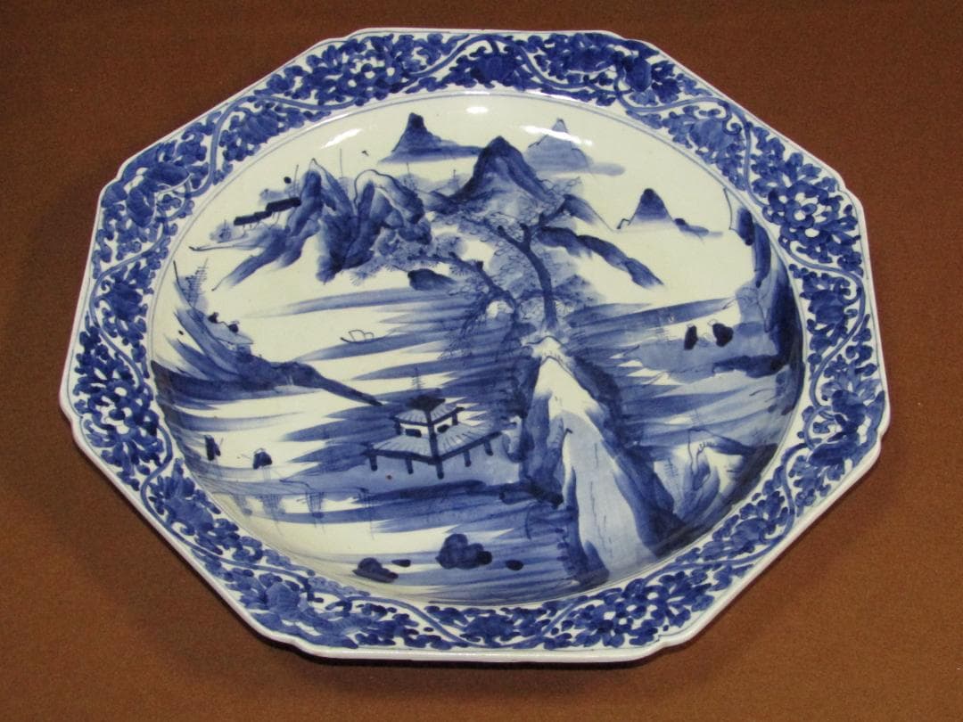 【染付　山水図　八角大皿】古伊万里