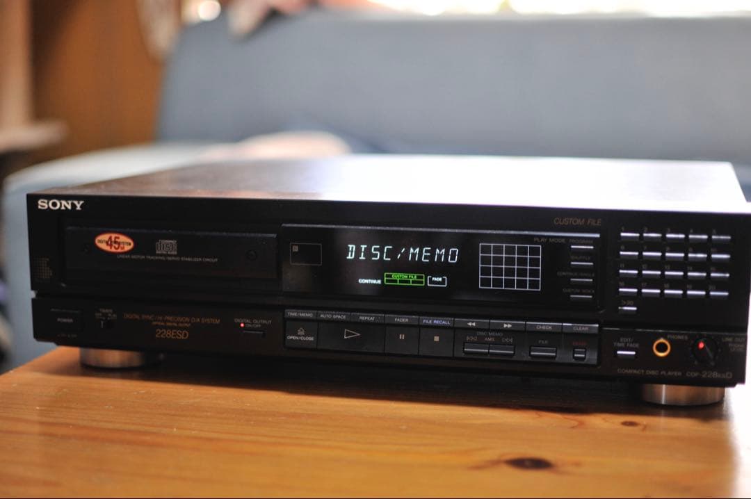 ⚠️ジャンク品　SONY CDプレーヤー　228ESD リモコン付き