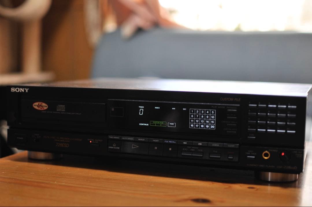 ⚠️ジャンク品　SONY CDプレーヤー　228ESD リモコン付き