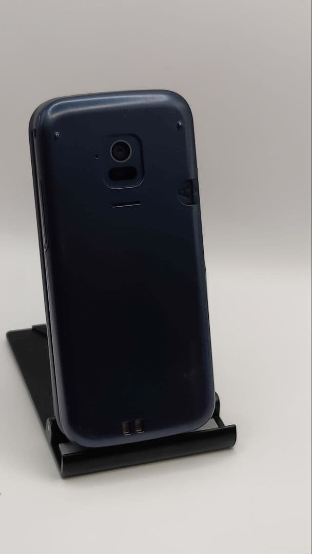 ✨ docomo らくらくホン F-01M ネイビー 携帯電話本体
