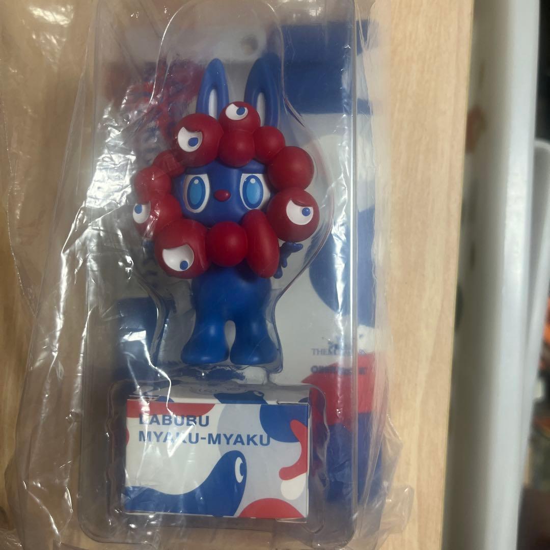 LABUBU MYAKU-MYAKU ストラップ付きフィギュア