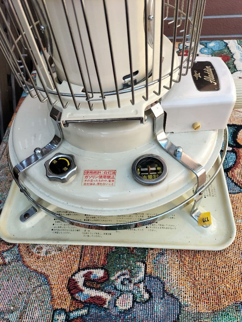 アラジン ストーブ メンテナンス済み。純正品芯交換済。取説付き。ベージュE