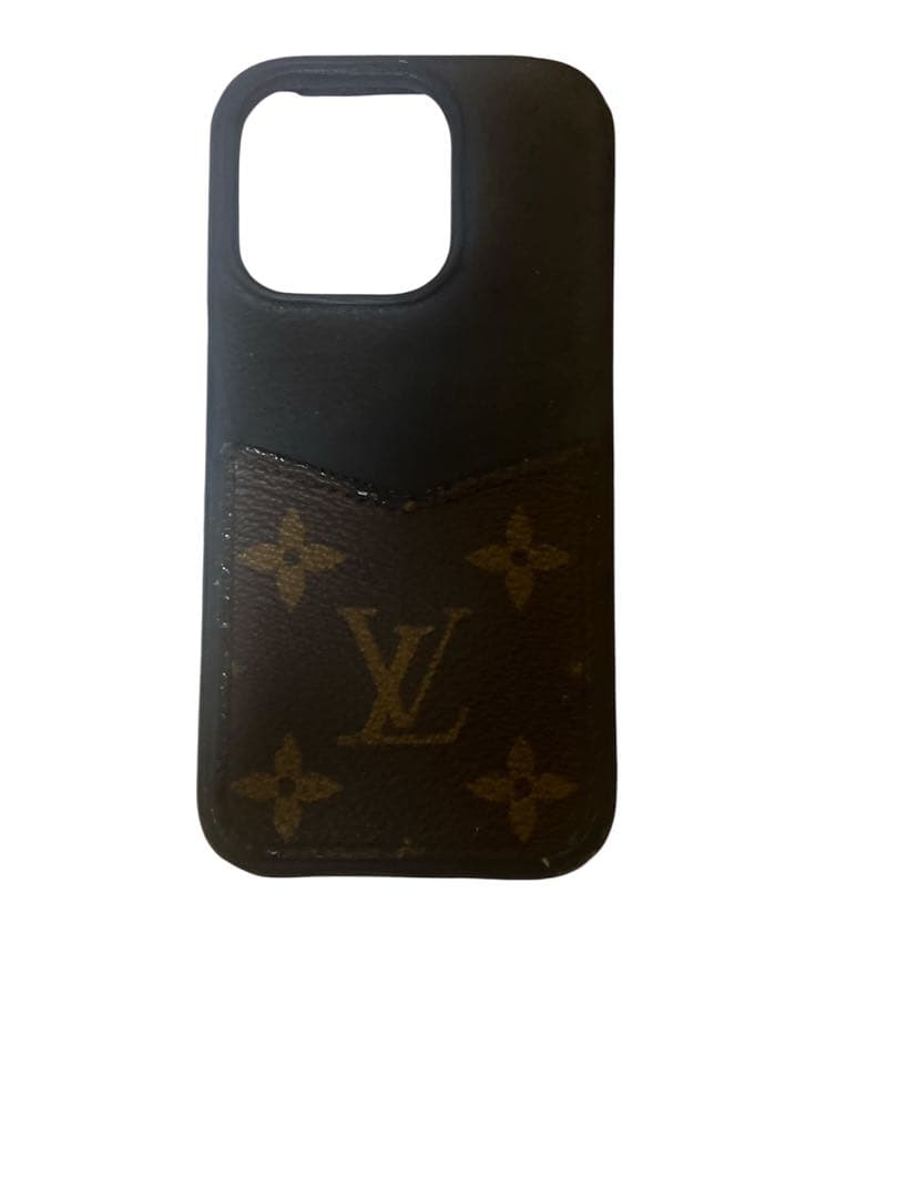 ルイヴィトンiPhone15Proケース早い者勝ち！
