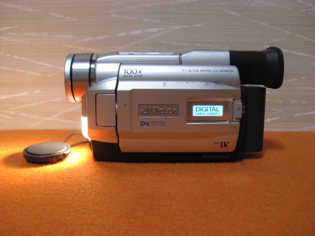 動作OK❗️☆VictorのMiniDV/デジタルビデオカメラ・GR-DVA11