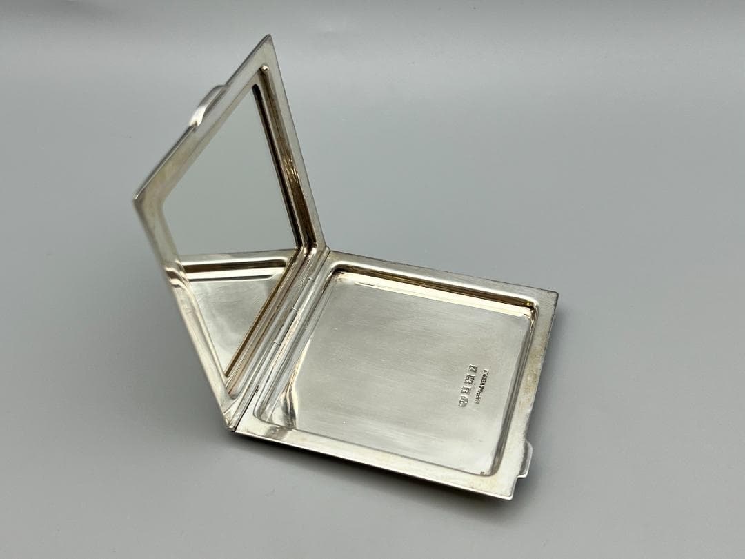 20 世紀中期　純銀製　四角形　エンジンターン加工　内部鏡　パウダー コンパート