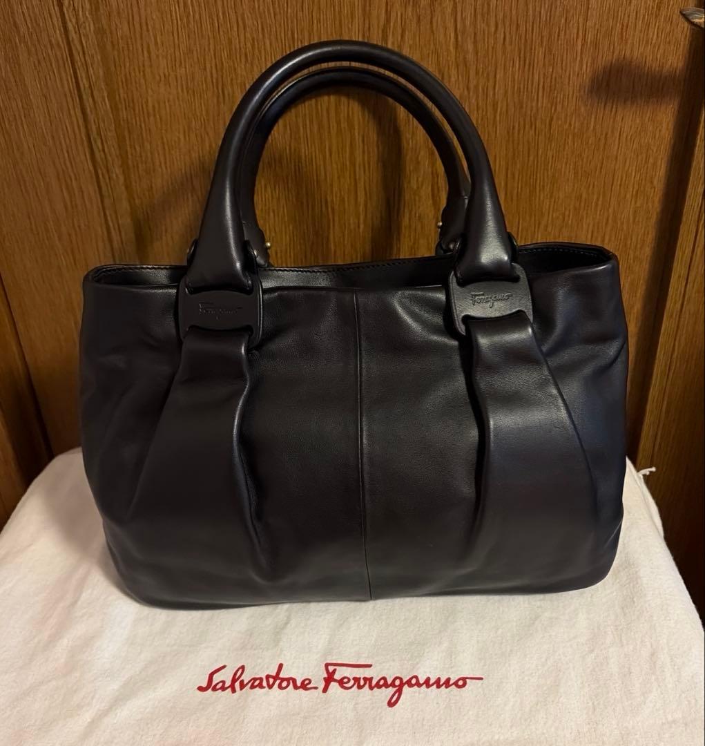 Salvadore Ferragamo ショルダーバッグ♡