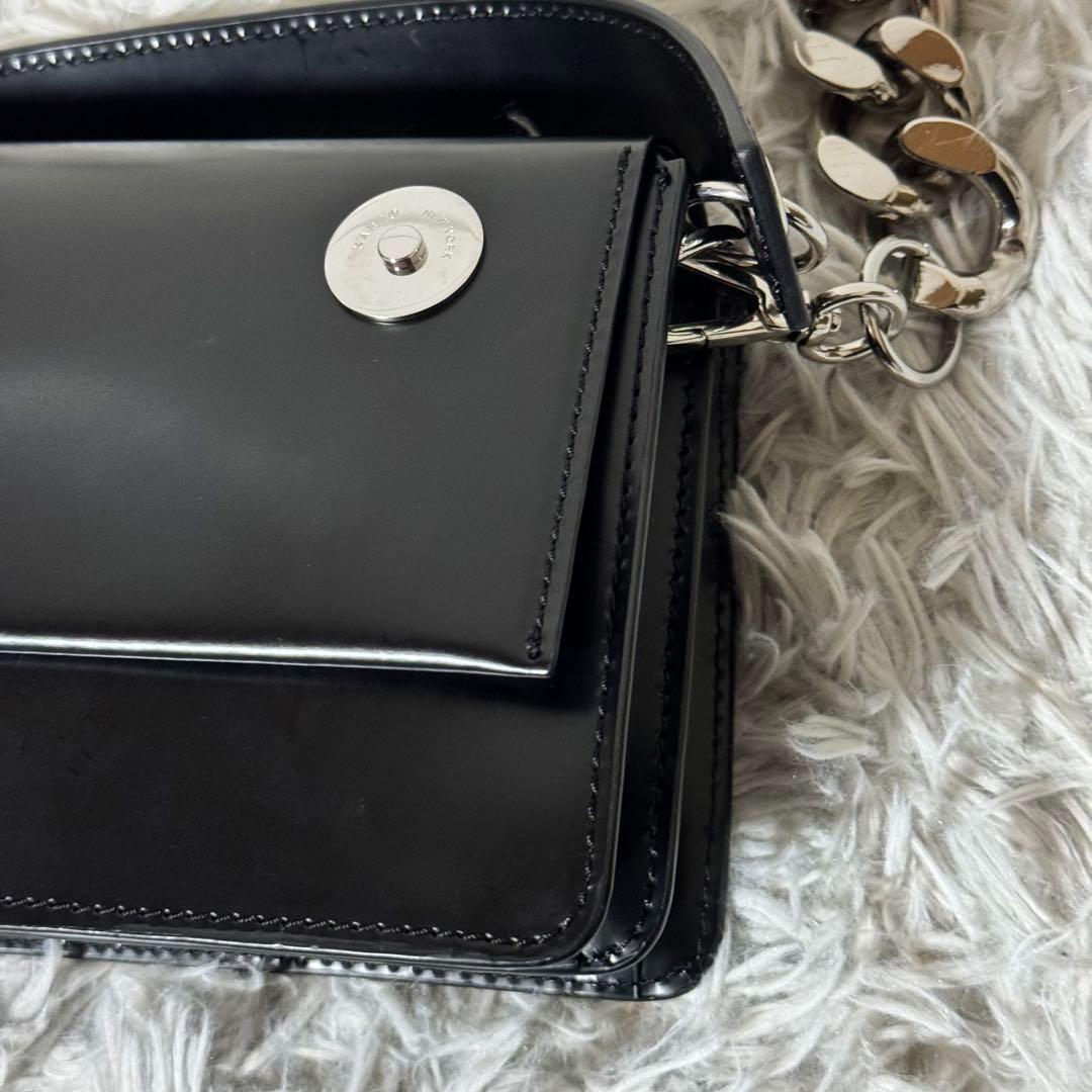 kara カラ　プラスターベビーピンチショルダーバッグ　チェーン　ブラック　黒色