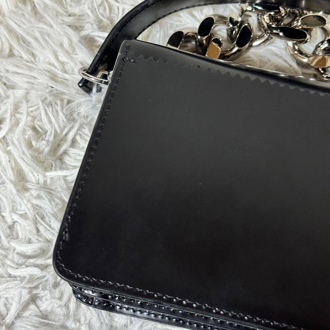 kara カラ　プラスターベビーピンチショルダーバッグ　チェーン　ブラック　黒色