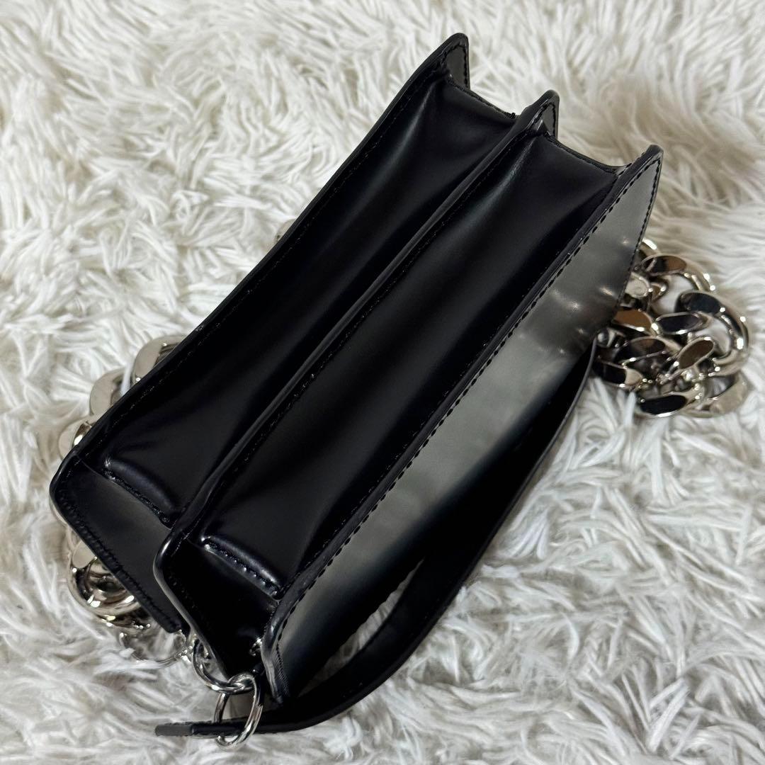 kara カラ　プラスターベビーピンチショルダーバッグ　チェーン　ブラック　黒色