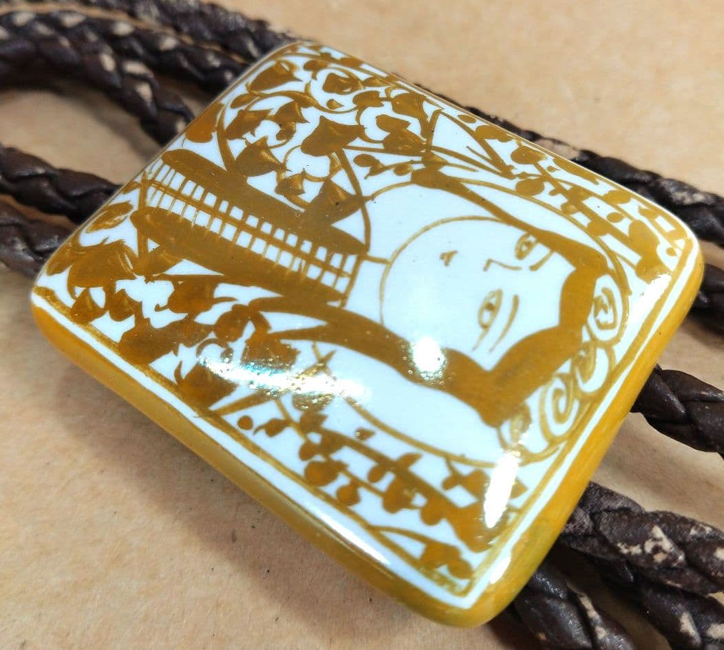 【本物保証】人間国宝 加藤卓男≪ラスター彩 陶板≫ループタイ 共箱 栞 陶器美品