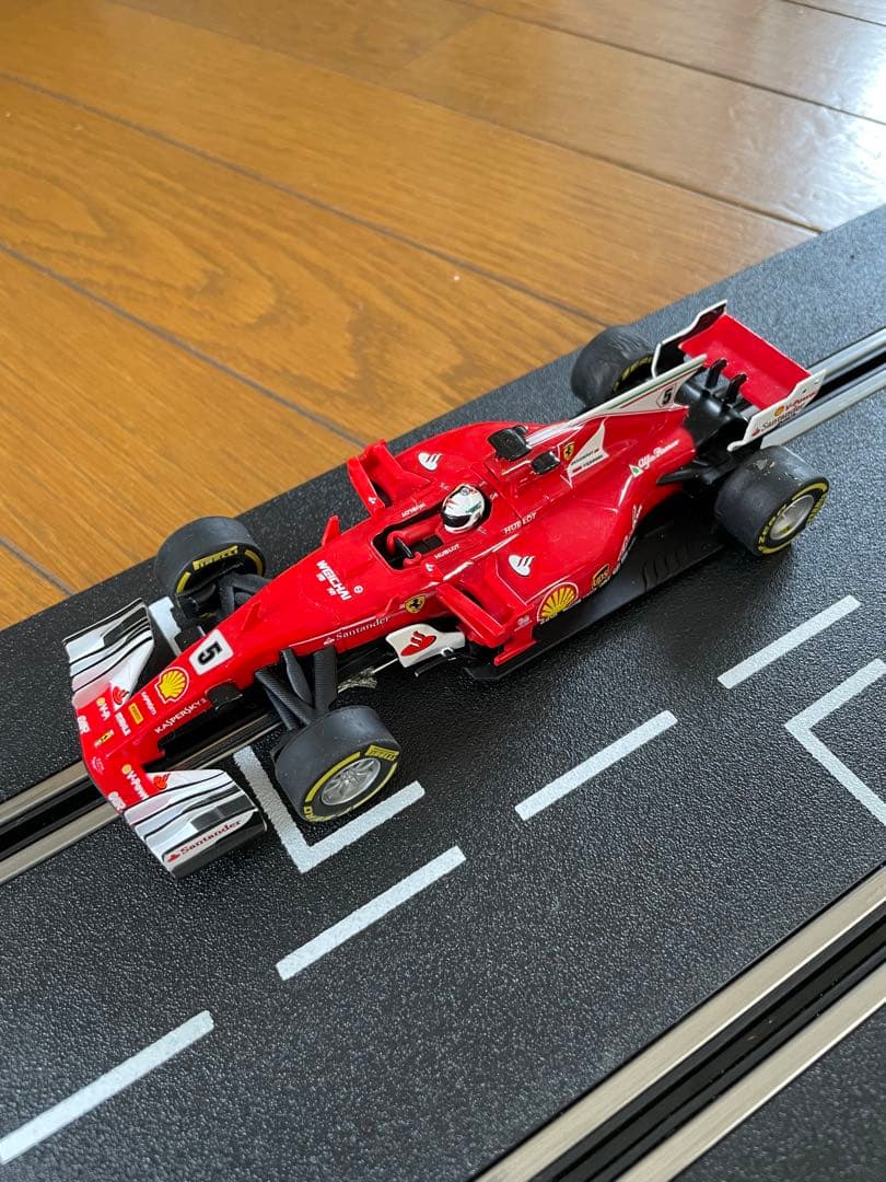 カレラスロットカー 1/32 Ferrari SF70H No.5