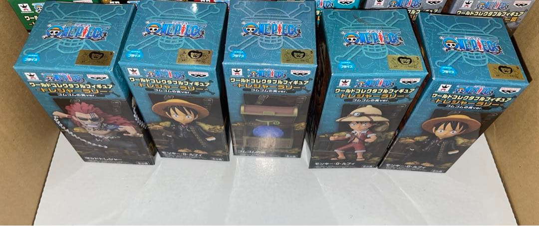 ワンピース　ワールドコレクタブルフィギュア　ゴムゴムの実ver