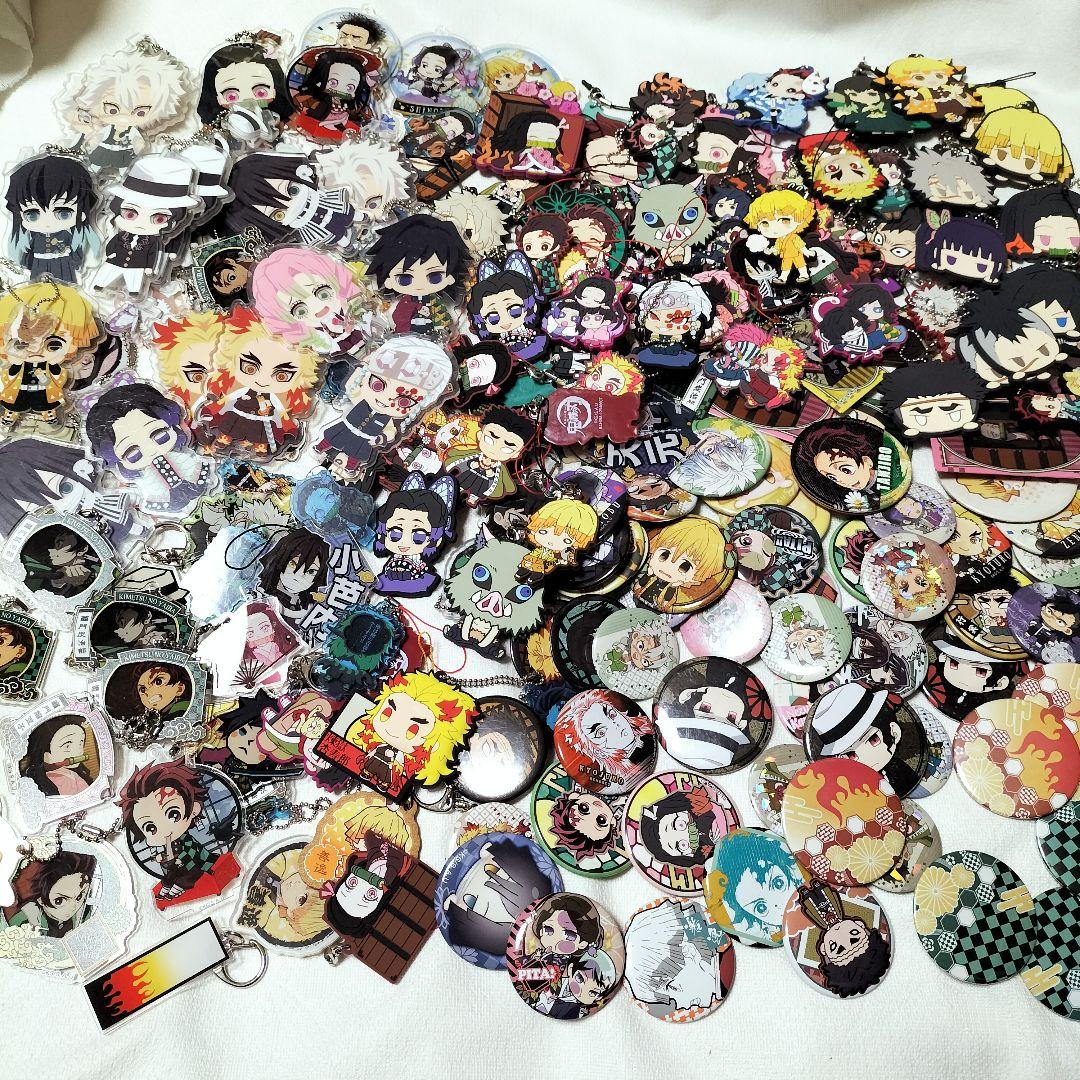 鬼滅の刃 缶バッジ　キーホルダー　ラバーストラップ　セット 大量　まとめ売り