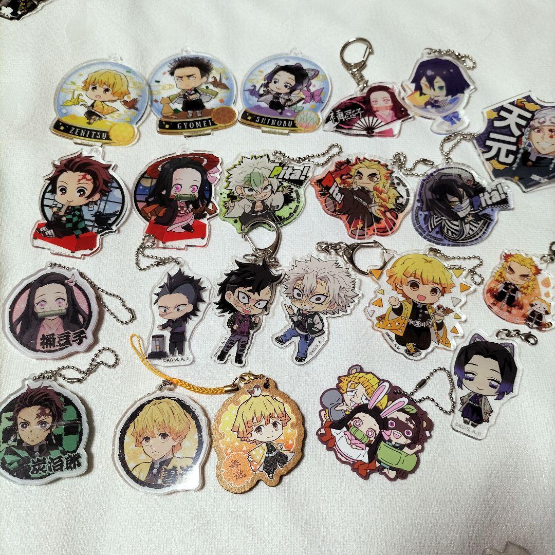 鬼滅の刃 缶バッジ　キーホルダー　ラバーストラップ　セット 大量　まとめ売り