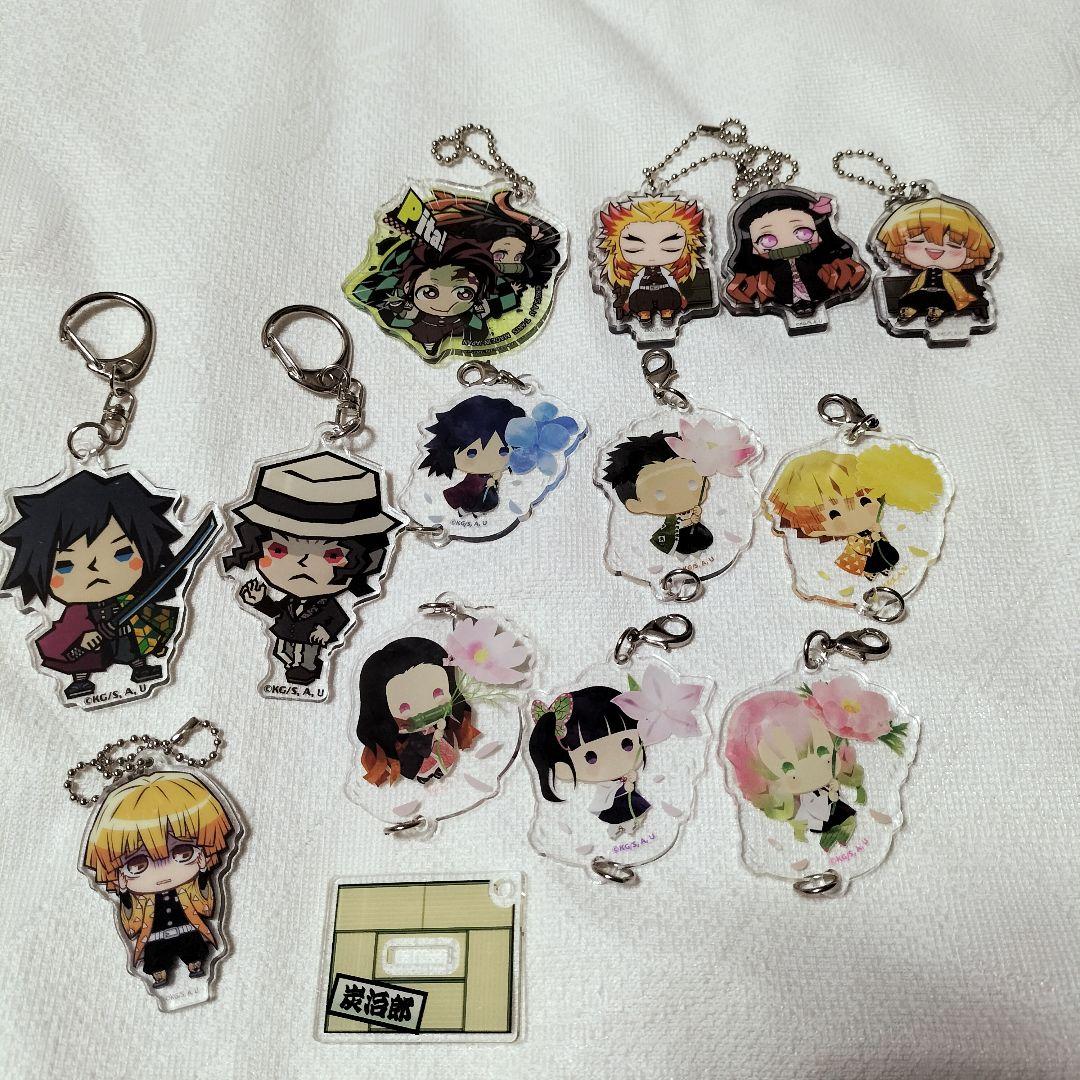 鬼滅の刃 缶バッジ　キーホルダー　ラバーストラップ　セット 大量　まとめ売り