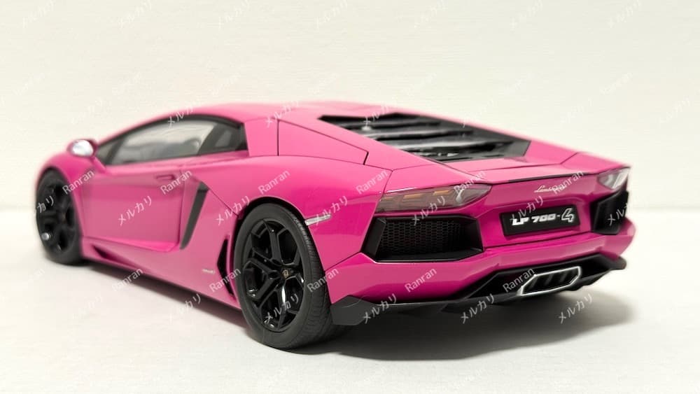 ミニカー 1/18 AUTOart Lamborghini AVENTADOR LP700