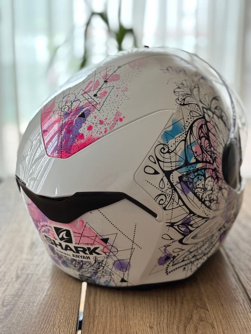 SHARK フルフェイスヘルメット グラフィックデザイン　サイズXS（女性向き）