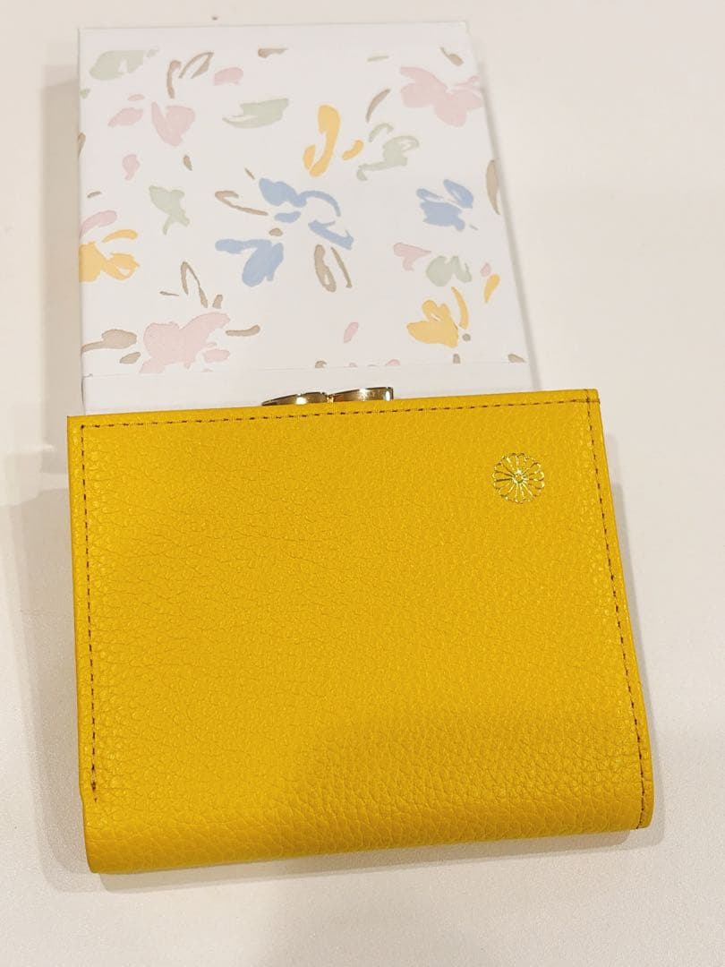 【皇居】金運アップイエロー 二つ折り財布 箱付き
