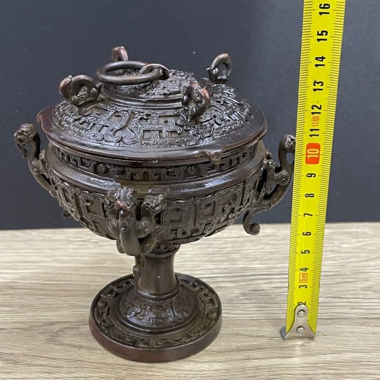 銅製 四獣樽蟠紋礼器 客間 玄関 書架 茶台 装飾品 現代工芸品 美術品 置物