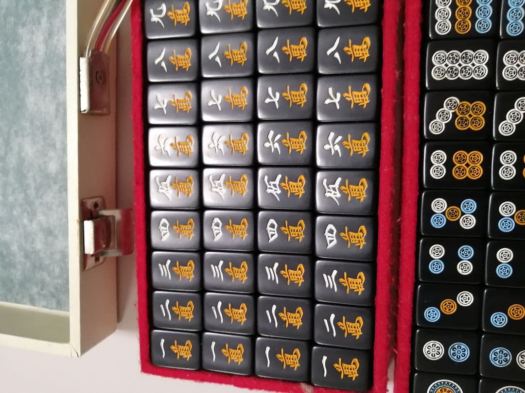 極上美品!貴重極上MVC印オールブラック麻雀牌　点数棒黒豪華ケース付