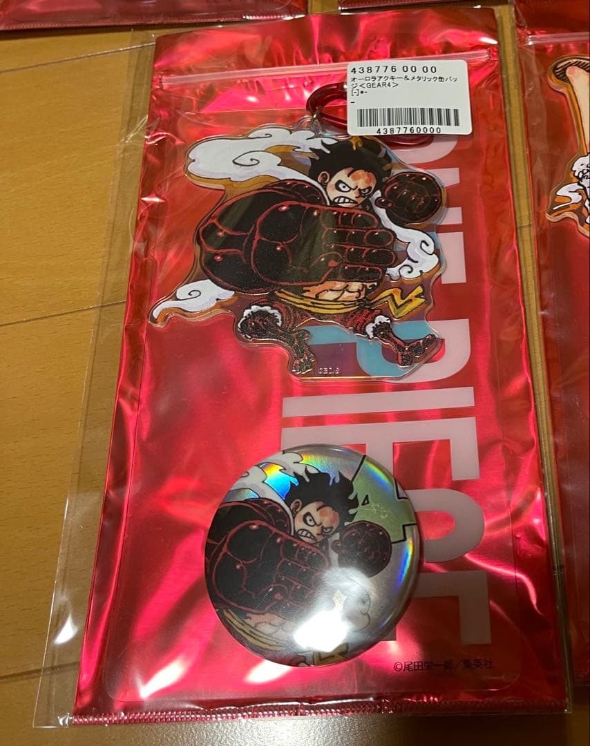 応募者全員サービスONE PIECEルフィアクリルキーホルダー＆缶バッジセット