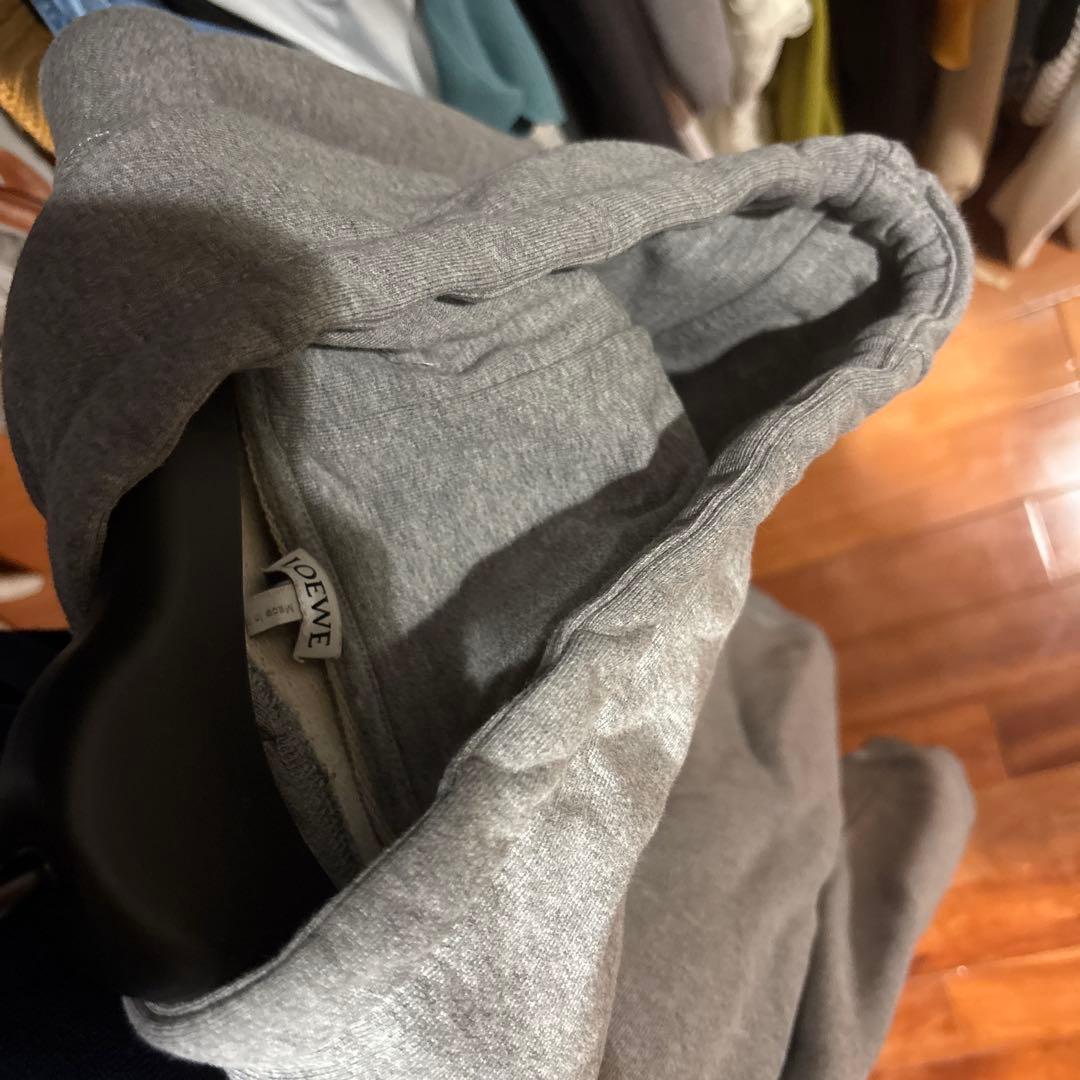 グレー フード付きパーカー