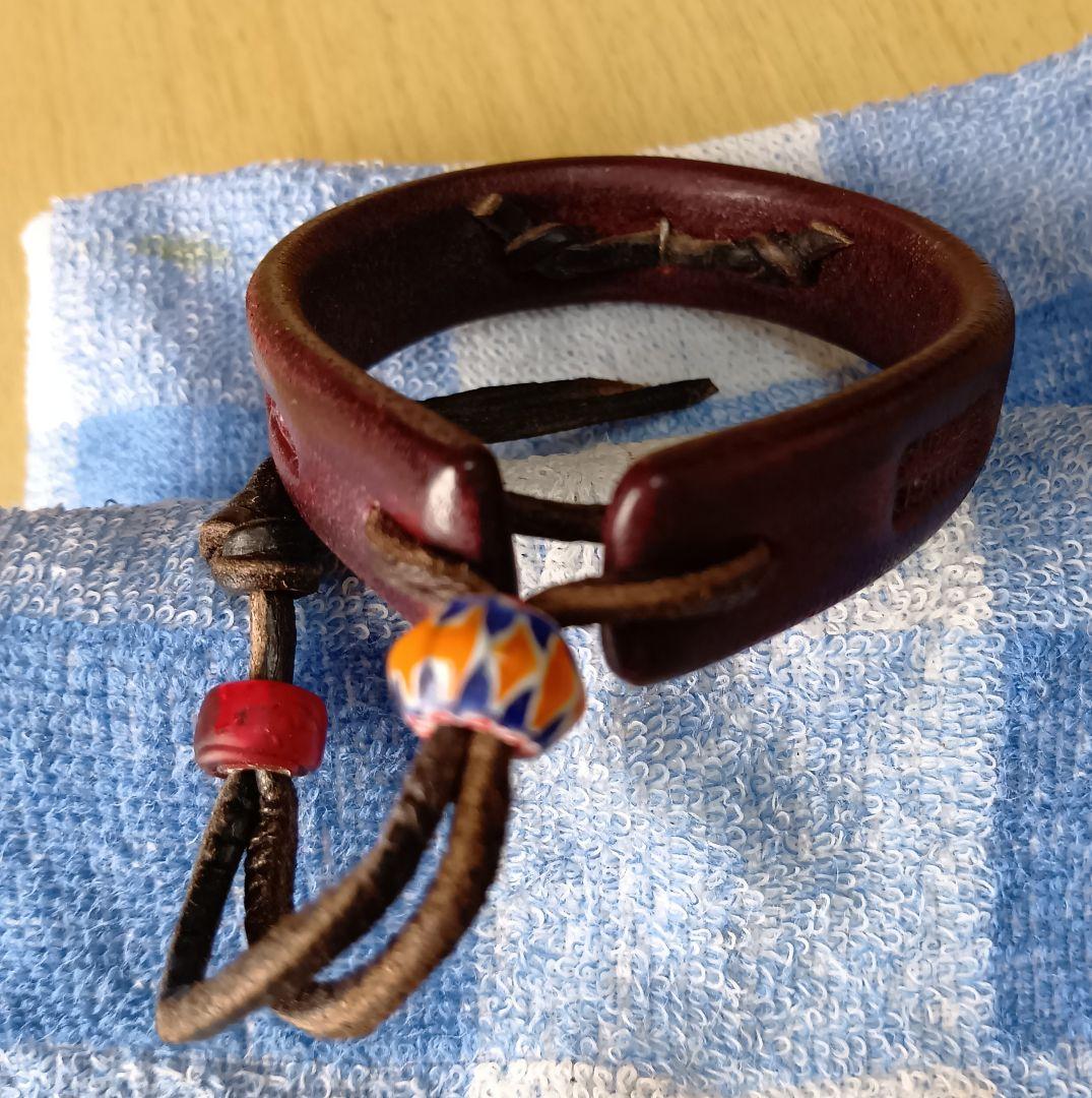 吾郎作・サドルレザーバングル（鐘打ちコンチョ付き)一点物。