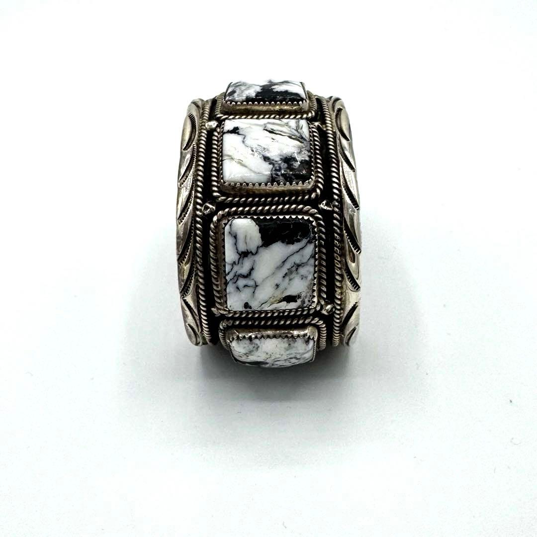 ホワイトバッファロー　バングル　インディアンジュエリー　ロサンゼルス購入