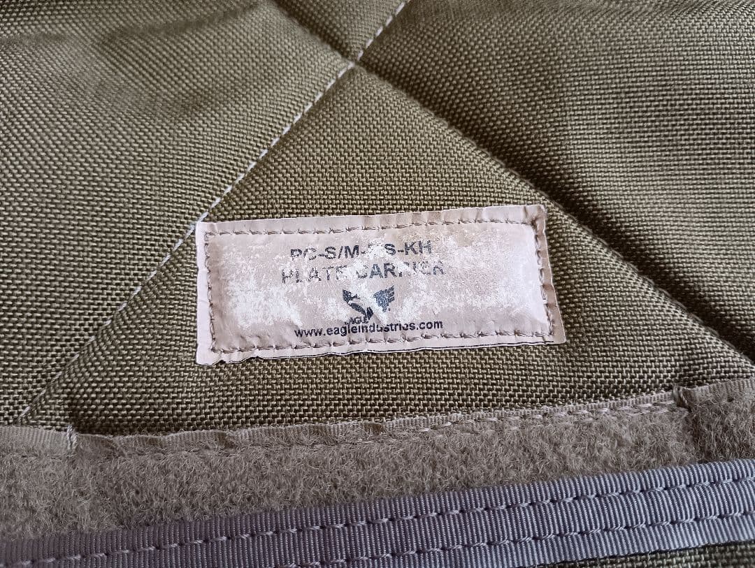 ソ*ニ様 EAGLE MBAV系 プレートキャリア カーキ 実物 放出品