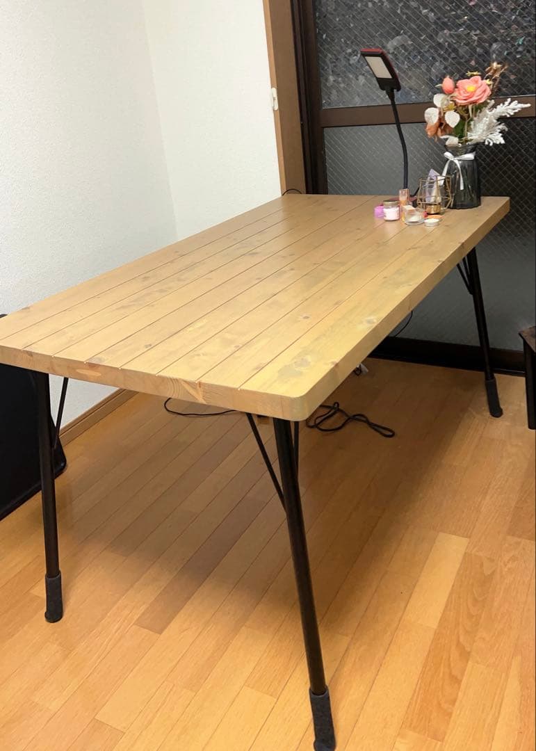 木製テーブル　ニトリ　ステンレスの脚