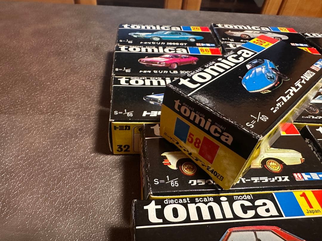 トミカ　復刻版　黒箱　16台セット