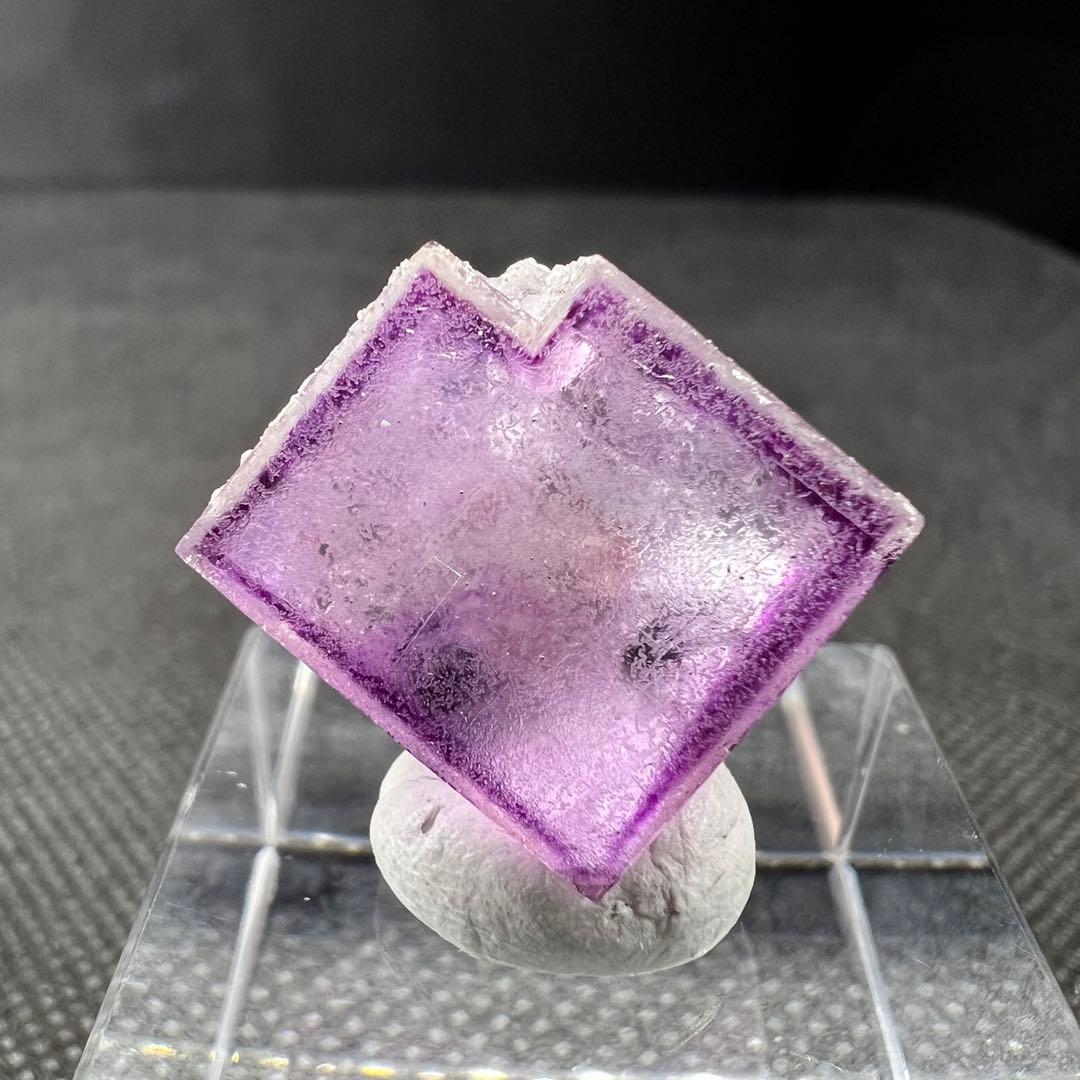 ヤオガンシャン産　「バイオレット」ゾーニング「ラベンダーカラー」フローライト