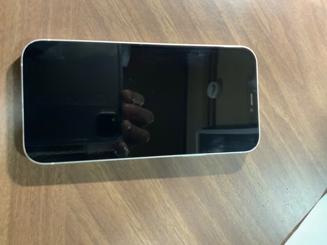 e*0様 Apple iPhone 12 ホワイト 64GB