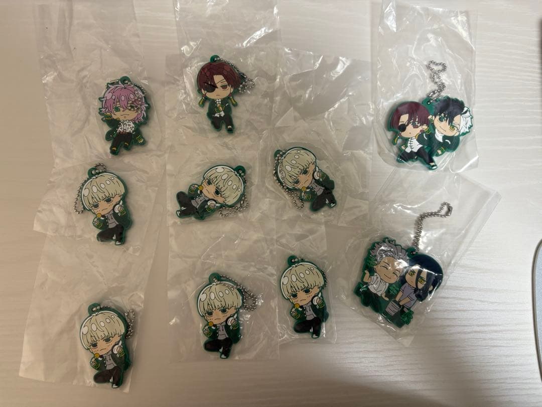 ウィンドブレーカー　ガチャガチャストラップ