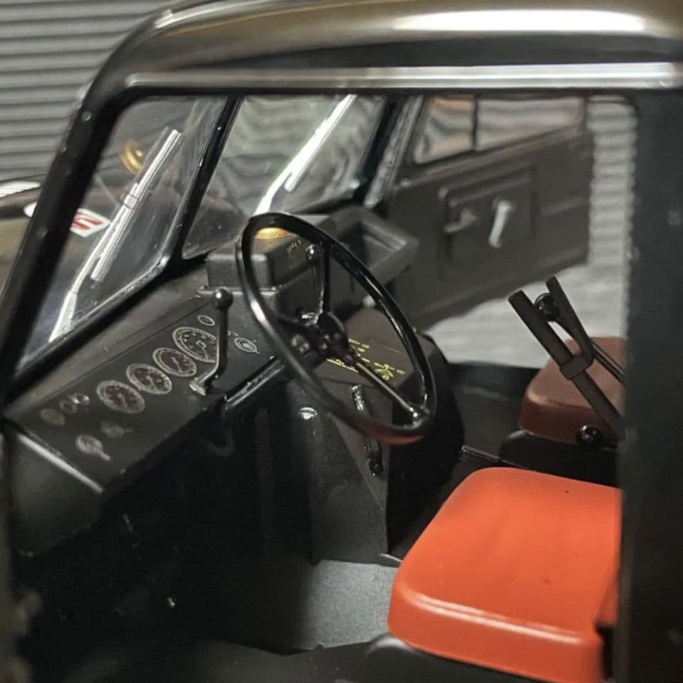 【 希少！ 】メルセデス ベンツ ウニモグ 401 1/18