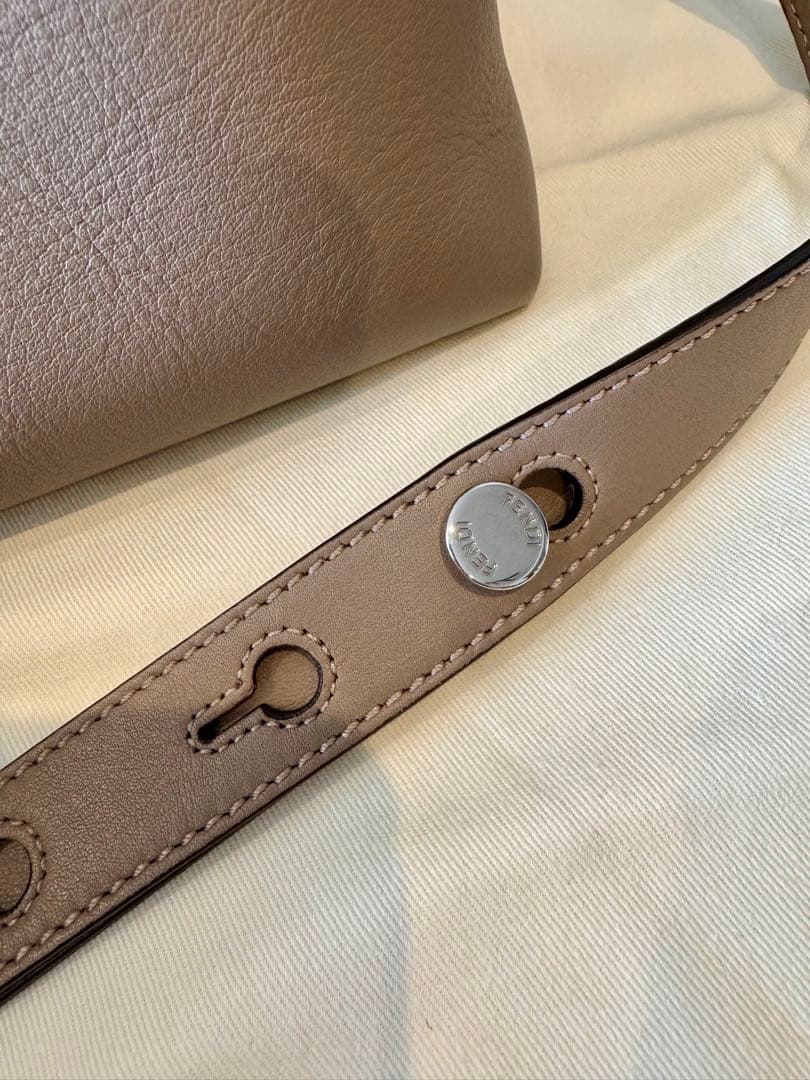 【美品】FENDI バイザウェイ　グレージュ　ミディアム