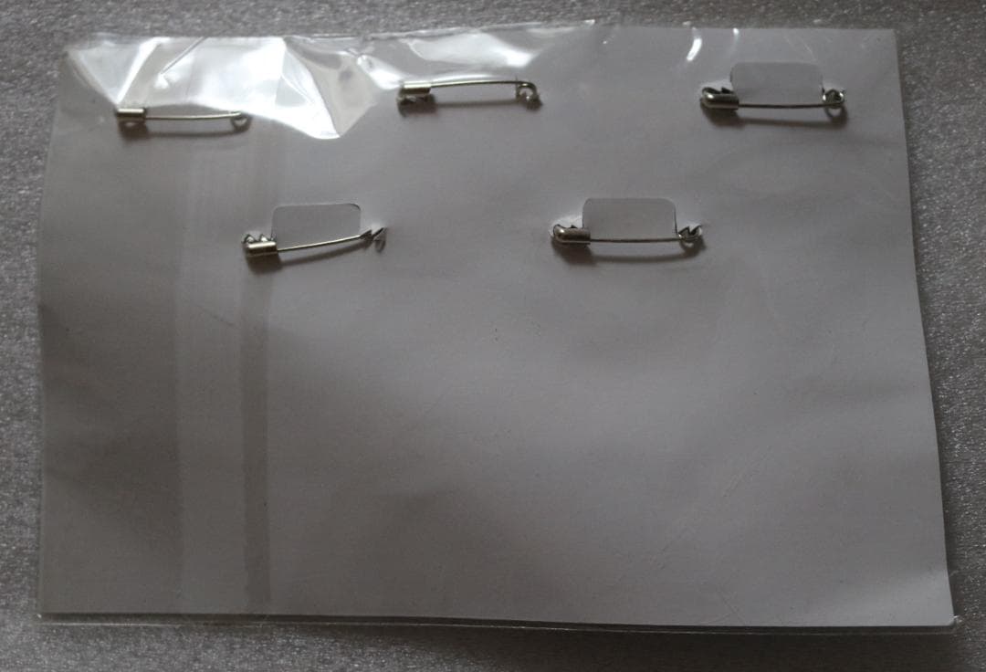 d➖ガールズ&パンツァー➖　大洗学園　レースクイーン　缶バッジ