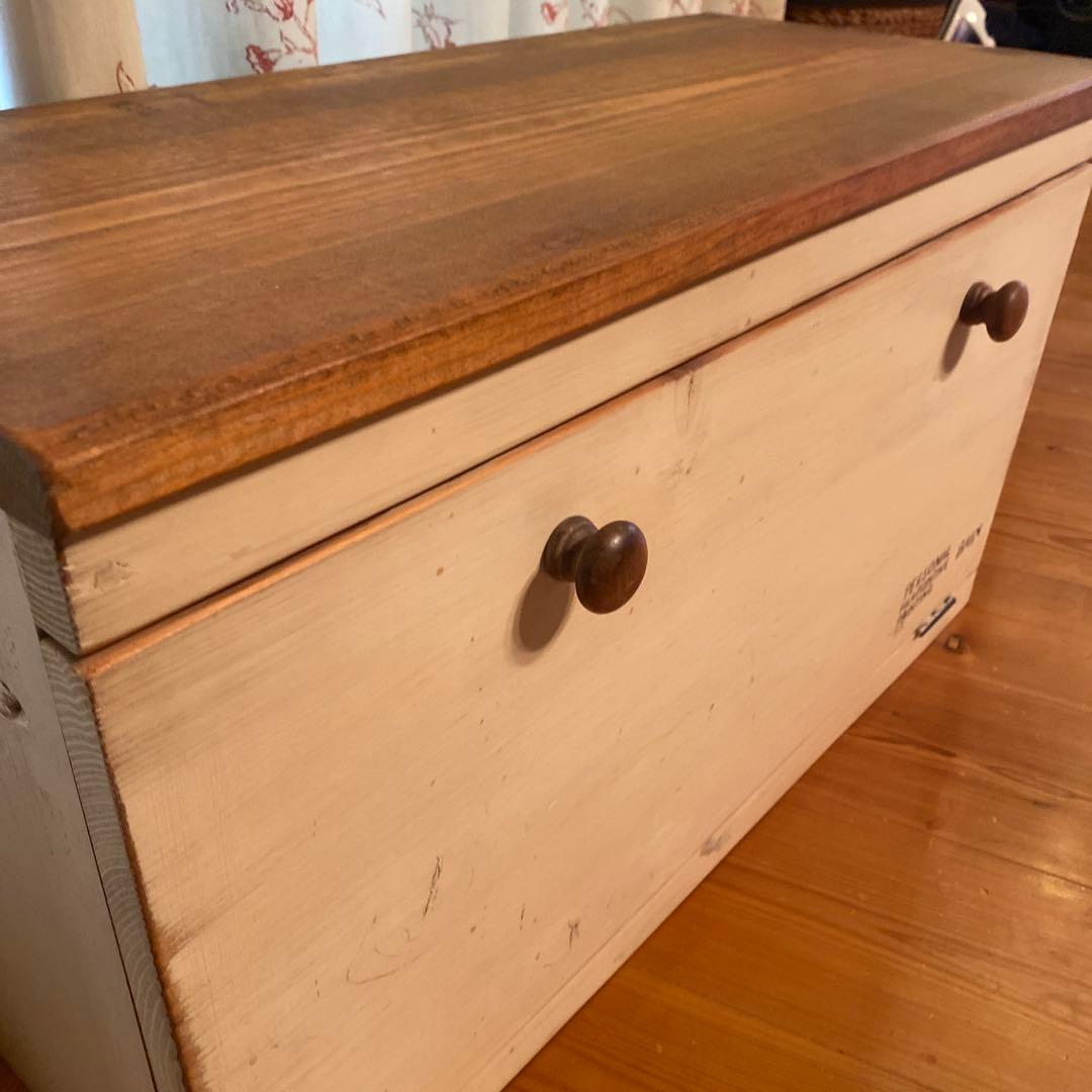 アンティークに仕上げた家具　アメリカンカントリー収納