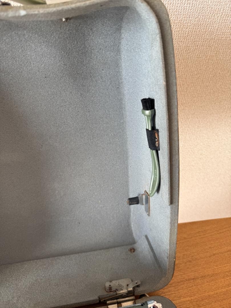 Olympia Model SM タイプライター