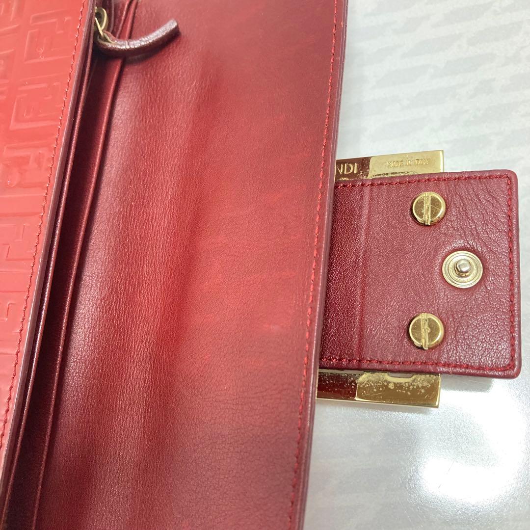 FENDI ズッキーノ　エナメル　長財布　Red