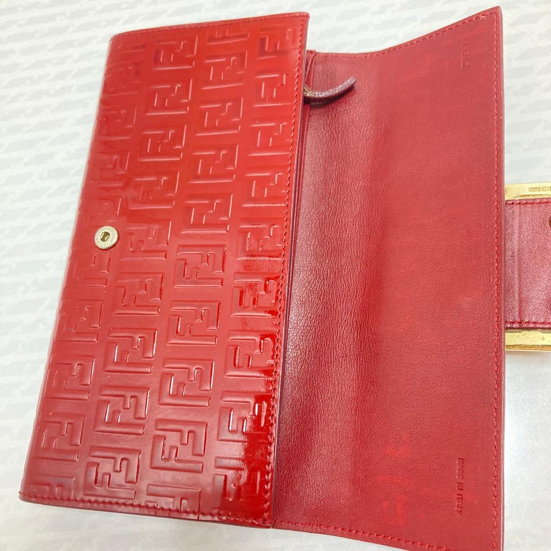 FENDI ズッキーノ　エナメル　長財布　Red