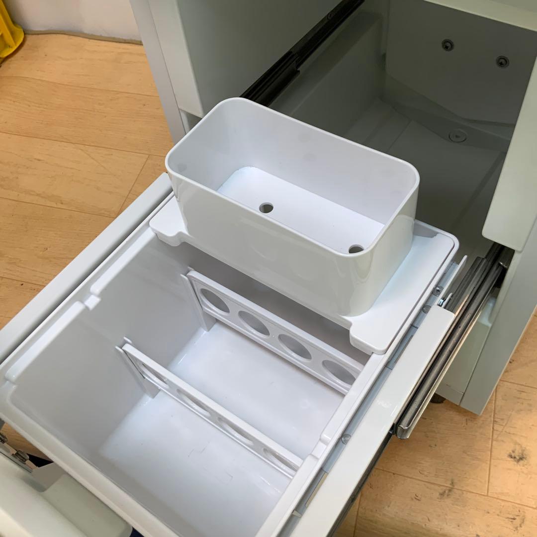 ツインバード　ベッドサイド冷蔵庫（ペルチェ式） HR-D282