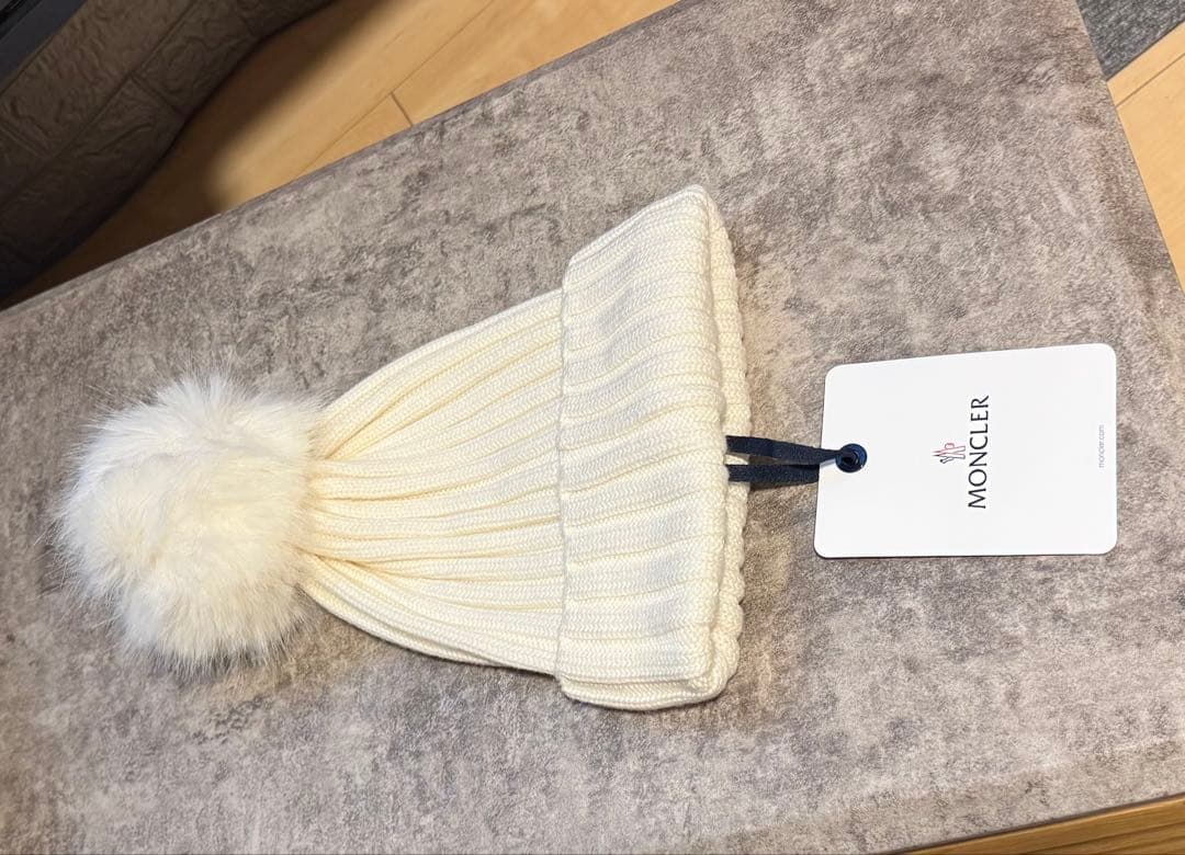 モンクレール　ニットキャップ　ホワイト
