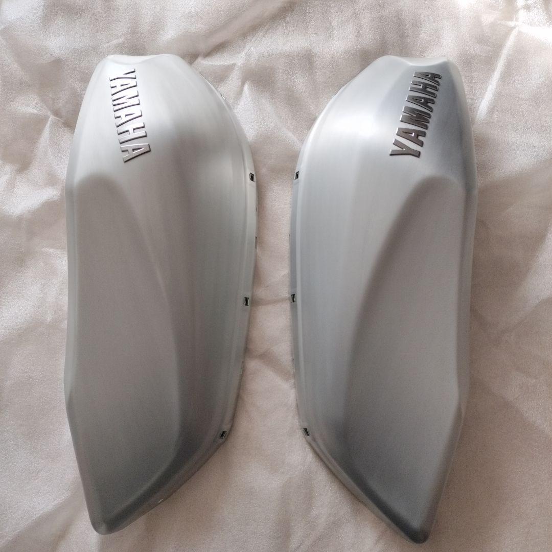 【美品】YAMAHA XSR700 純正タンクサイドカバー左右